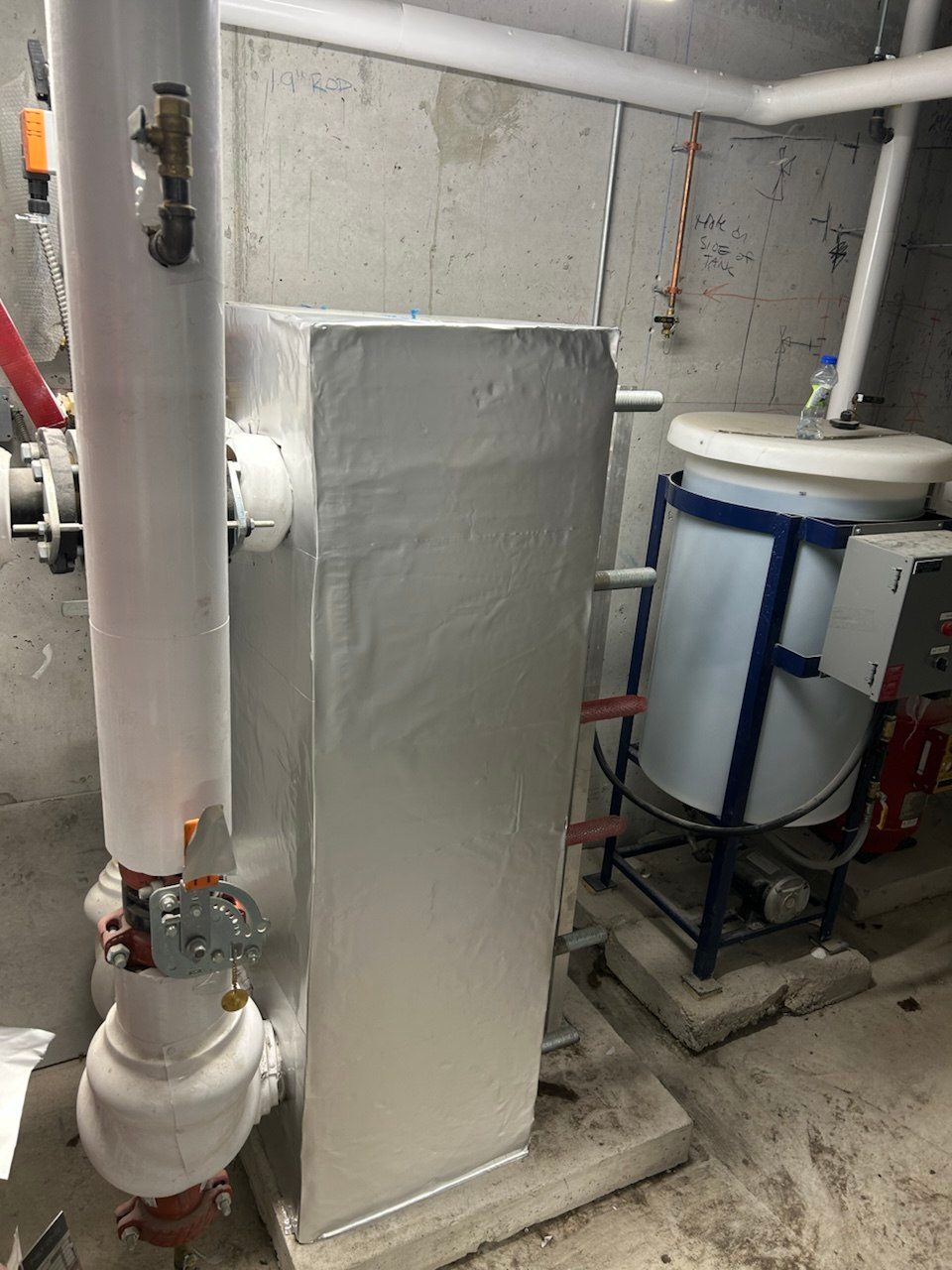 Frame heat exchanger insulated