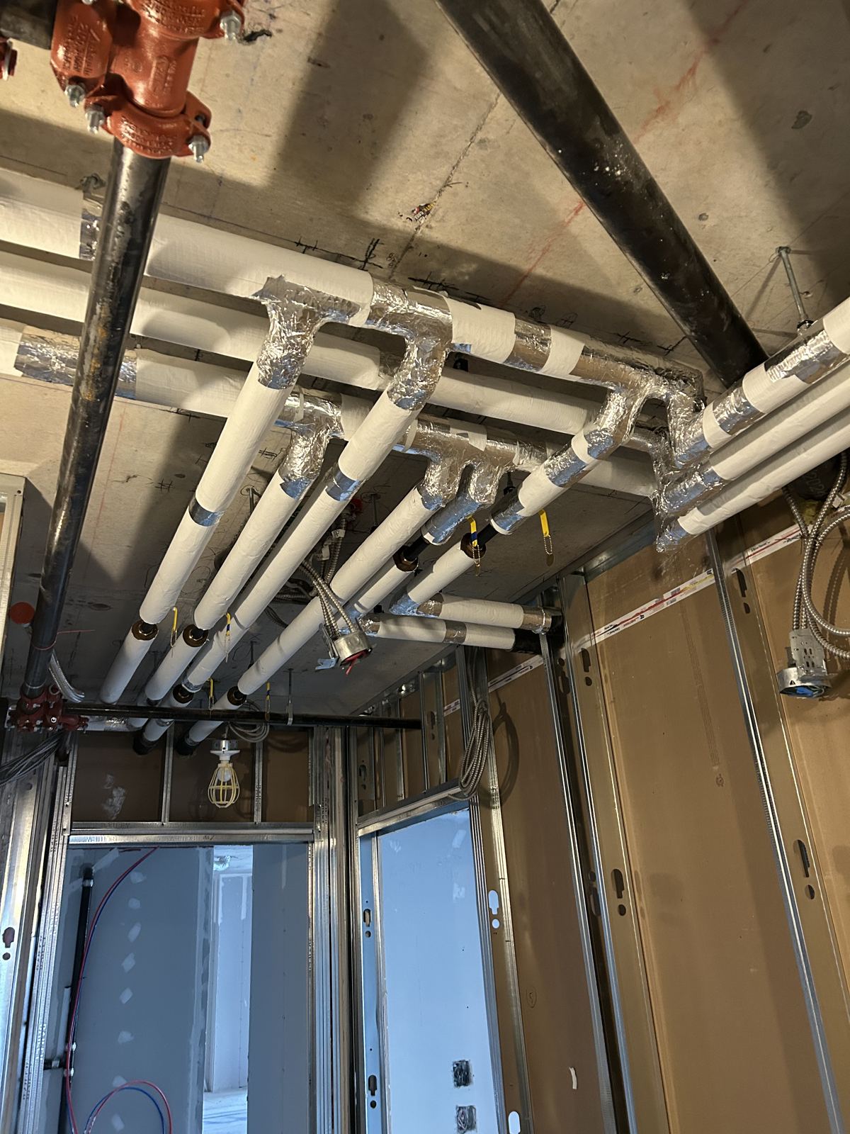 Insulated pipe tees and fittings